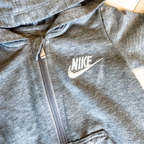 Nike • Jumpsuit - Picture 3 of 4